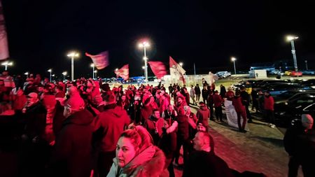 Tensiuni uriașe la Sepsi - Rapid! Galeria giuleștenilor a părăsit stadionul în minutul 15, după ce startul partidei fusese amânat