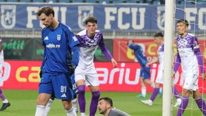 Florin Prunea e categoric după ce a văzut imaginile din Bănie de la FCU Craiova - FC Argeș. „Liga 2 s-a denaturat complet. Este incredibil în ce hal a ajuns să se joace această competiție!”. EXCLUSIV