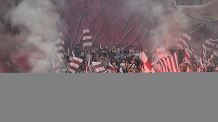 Duel de la distanță între cele două peluze la derby-ul Steaua - Rapid: "De ce vreți să promovați? În 2-3 ani nu mai existați! / De la FCSB ați plecat, că Gigi n-a mai cotizat"