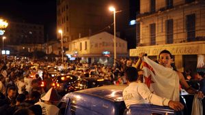VIDEO** Algerienii au sărbătorit la Arcul de Triumf calificarea la CM! 80 de reținuți la Paris și Marsilia!