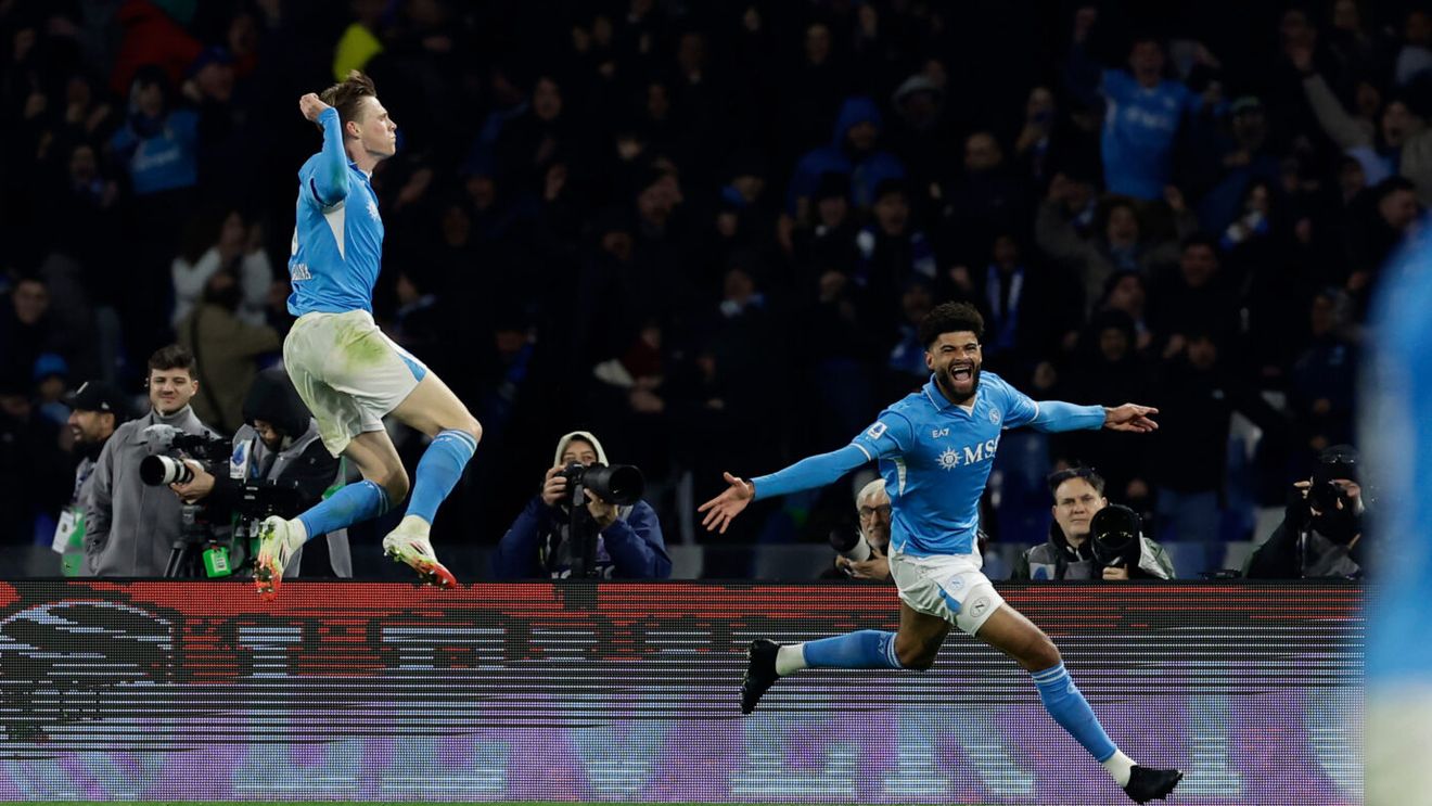 Imagini fabuloase cu bucuria nebună de la Napoli, când echipa lui Conte a marcat golul care i-a adus titlul în Serie A