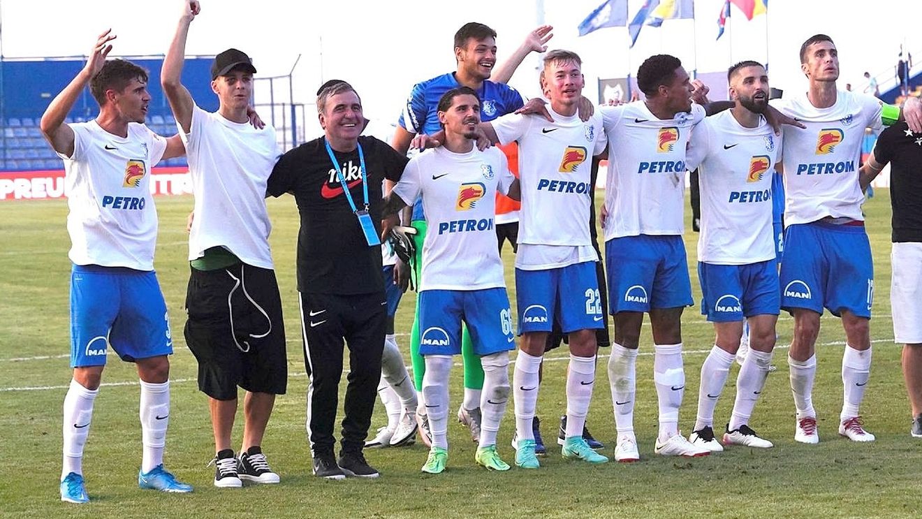 Gică Hagi, așa cum nu l-ai mai văzut! A cântat în premieră alături de ultrașii Farului: „Avem și noi suporteri!” | FOTO