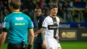 Transferul carierei pentru Dennis Man, blocat! Anunțul venit din Italia: „Nu trebuie să cumpărăm, ci să vindem!”