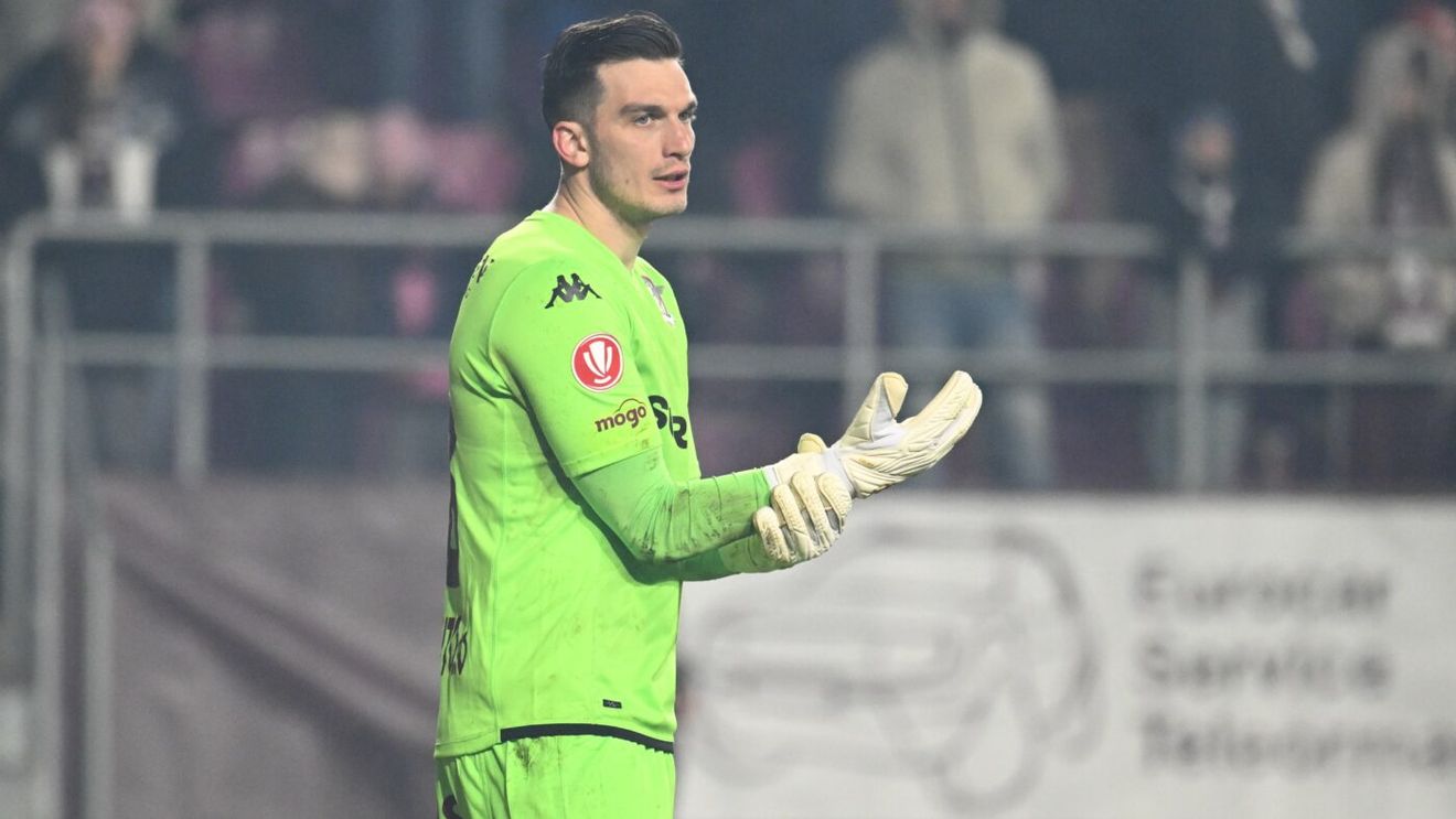 Aioani a făcut praf decizia arbitrilor din cea mai controversată fază a meciului Rapid – U Cluj 0-2: „Nu înțeleg cum a putut să dea așa ceva!”