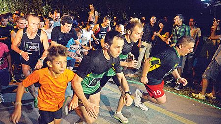 Alergători sub clar de lună.** 400 de oameni au alergat la miezul nopții, onorând invitația ProSport și Puma