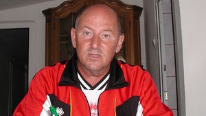 Ioan Sdrobiș se ia de fotbaliști în plină pandemie: "Vă dați seama cum arată Budescu acum? Antrenamentele individuale trebuie făcute la 7 dimineața, în frig, pentru imunitate"  | EXCLUSIV