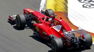 ISTERIE la Valencia! Alonso câștigă MP al Europei și redevine lider chiar la el acasă!** Schumcher, primul podium de la revenire