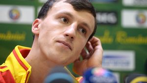 Chiricheș, așa cum nu l-ai mai văzut! FOTO - Cu cine a fost surprins în pat, la câteva ore după meci. Imaginea a ajuns pe net