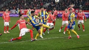 Și-a luat la revedere înainte de finalul sezonului! Fotbalistul dorit de Rădoi la Craiova pleacă din Superliga