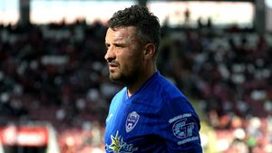 Se pregăteşte Constantin Budescu de Asia Express? Cum îşi petrece timpul după ce a fost dat afară de Ilie Stan şi cu cine s-a întâlnit