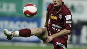 "Trombetta ne aranjează pe teren mai bine decât Andone"