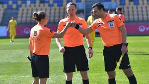 EXCLUSIV | Se pregătește o lovitură pentru cluburile din Liga 2 și Liga 3! Mai mulți bani pentru arbitri și observatori
