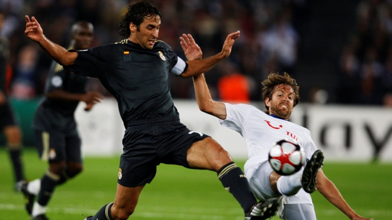 „Galactici", dar pe rând