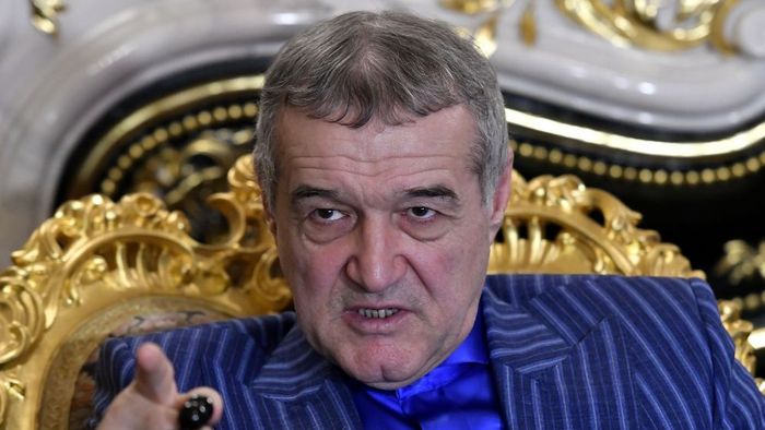 Cum arăta Gigi Becali la începutul anilor 2000, când a fost la botezul fiicei lui Gică Popescu! Imagini unice cu patronul FCSB, dar și cu surorile Luminița și Marilena, soțiile „Baciului” și, respectiv, Gică Hagi | FOTO