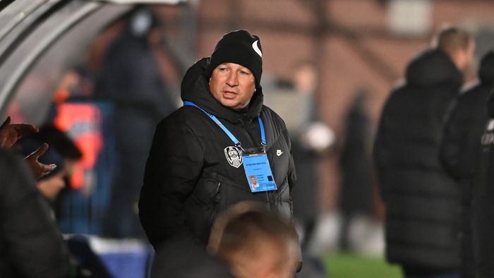 Dan Petrescu se teme de un jucător de la Petrolul. „Dacă are chef să joace, câștigă cu orice echipă!” Ce probleme de lot are CFR Cluj