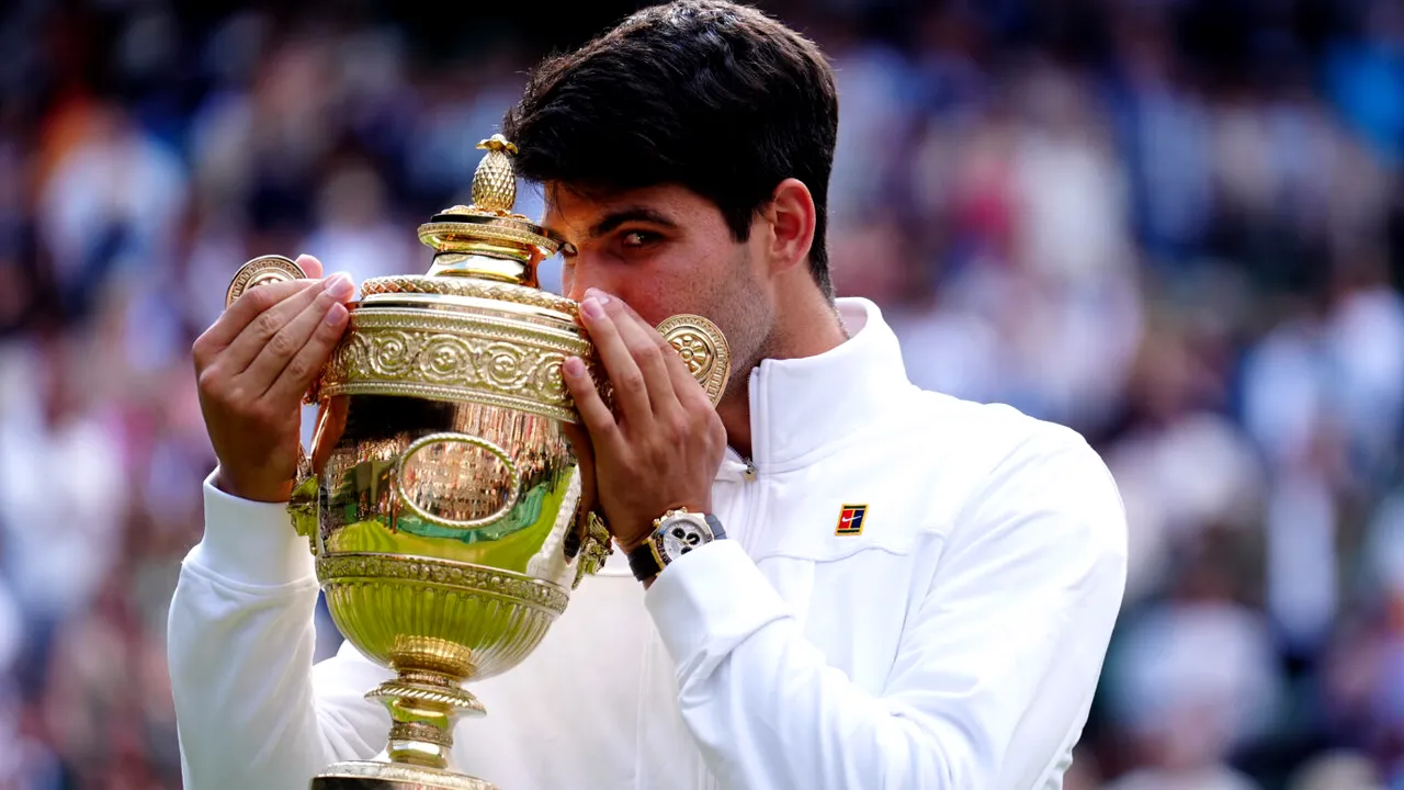 Alcaraz l-a spulberat pe Djokovic și e din nou rege la Wimbledon! Sârbul a fost nimicit de spaniol