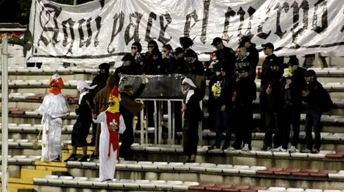 Protest inedit la un meci din Spania! FOTO – Fanii au ironizat „fotbalul modern”. Ce i-a deranjat și cum au acționat