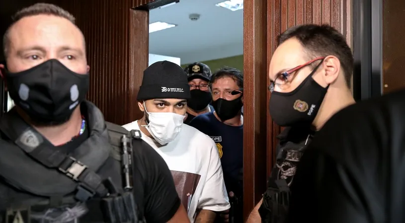 Brazilianul Gabigol a fost arestat! L-au găsit ascuns într-un cazino clandestin din Sao Paulo, unde peste 200 de persoane încălcau regulile anti-COVID