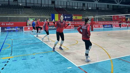 Alba Blaj și CSM Târgoviște joacă miercuri în cupele europene la volei feminin. Ambele echipe românești se duelează în deplasare