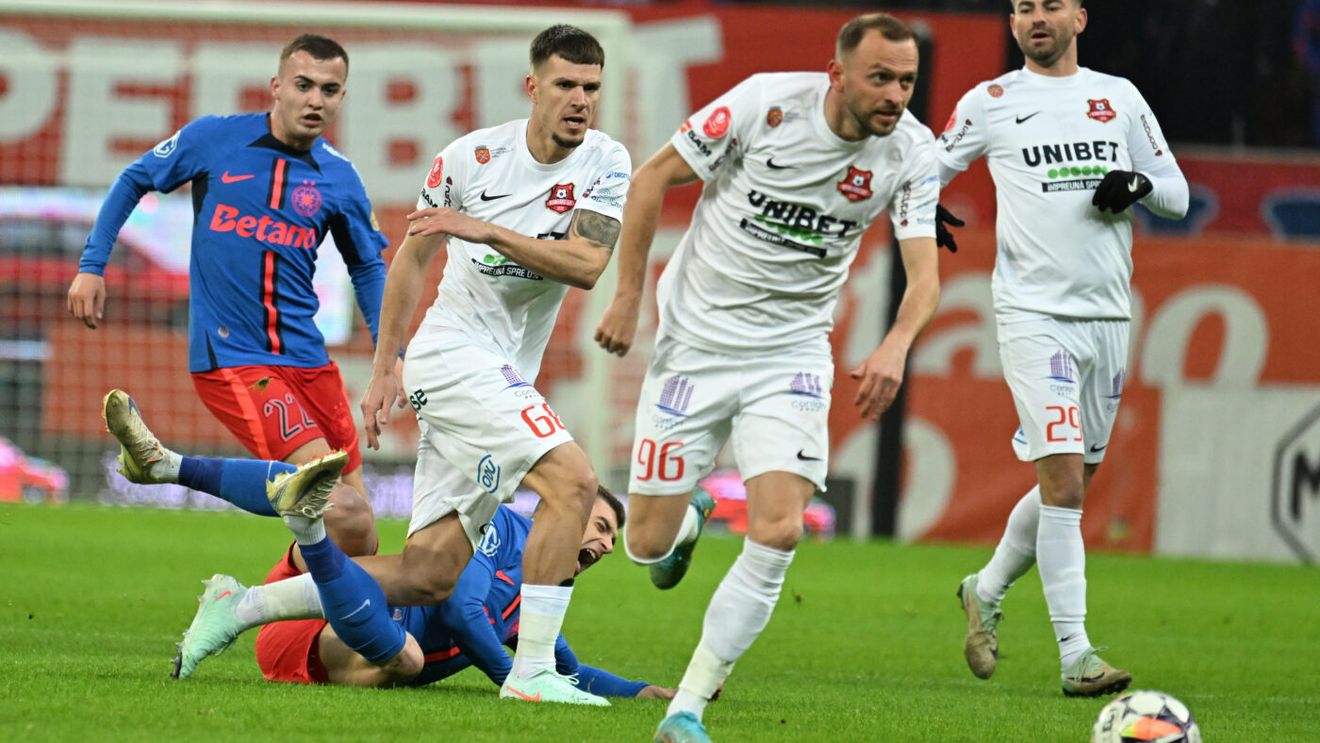 Fază controversată în FCSB - Hermannstadt. Campioana a cerut penalty, după ce Toma a fost acroşat de Murgia