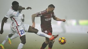 Derby "încins" în Gruia de deciziile arbitrului! CFR Cluj - FCSB 1-1. Alibec, înger și demon la noua echipă: atacantul a debutat cu gol, dar a fost eliminat. Deac a adus un punct gazdelor, dar a avut aceeași soartă