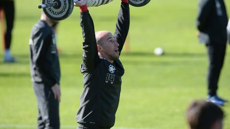 Steaua l-a luat pe Guilherme, dar Reghecampf pariază tot pe Latovlevici: "Ar trebui să fie numărul unu pe postul lui"