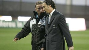 "Managere, ce trebuie să faci azi?" :)** În 2010, actualul oficial al Stelei spunea că pleacă din fotbal dacă o echipă românească va depăși recordul Unirii în Ligă