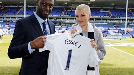 Jessie J, una dintre cele mai cunoscute fane ale lui Tottenham. Ea e fata "de care râdeau toți când era mică"