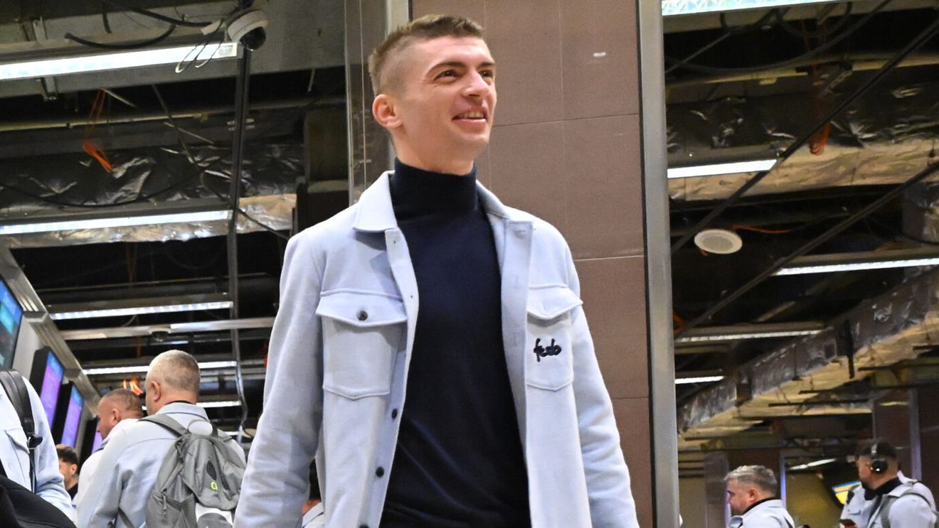 Cum a petrecut Florin Tănase de Revelion după ce l-a supărat pe Gigi Becali. Are banii chinezilor pe masă şi oferta nu e deloc mică