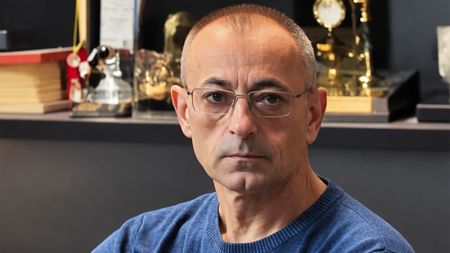 A murit Răsvan Apostolescu, comentatorul de la „Fotbal minut cu minut”