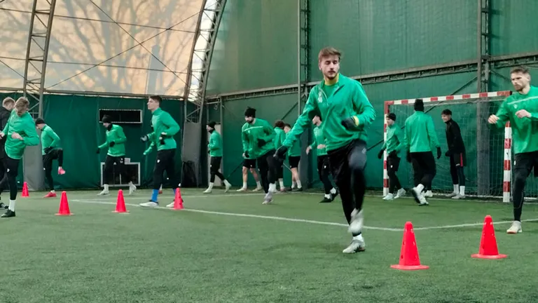 CSC Dumbrăvița a revenit la antrenamente fără nicio noutate certă. În lotul lui Florin Fabian este și un dublu campion al României