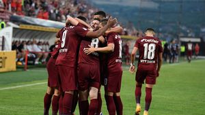 Fază controversată în CFR Cluj - FC U Craiova! Jucătorii campioanei României au cerut vehement penalty