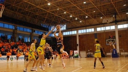 Arad și Satu Mare au urcat în semifinalele Ligii Europei Centrale. România va avea o echipă în marea finală!