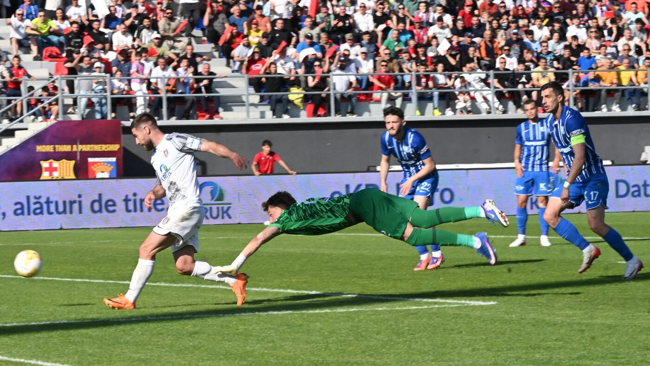 Fază controversată la Chindia - Farul! Un arbitru din Superliga a dat verdictul