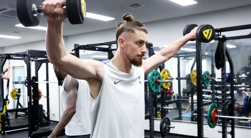 Radu Drăgușin a fost dat dispărut de Tottenham după EURO 2024, dar acum clubul din Premier League a postat primele imagini cu „stânca” din România în sala de forță!