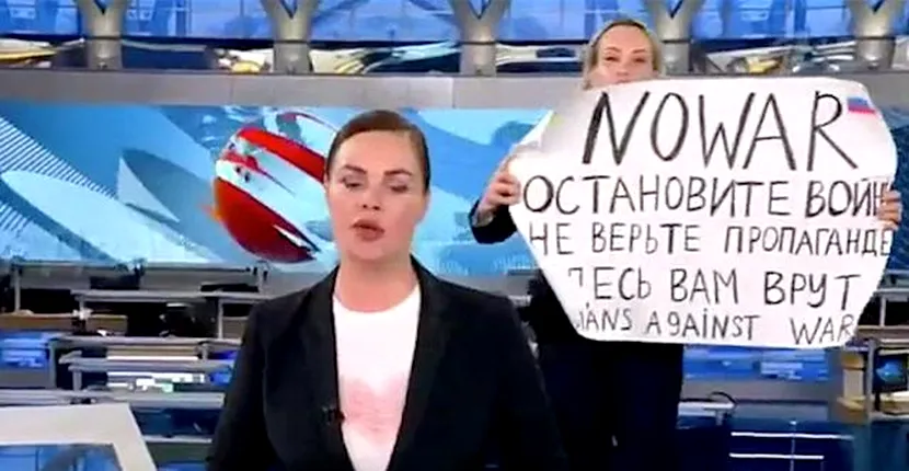 Un jurnalist rus întrerupe o emisiune TV de stat cu un protest împotriva războiului. ”Nu crede propaganda”