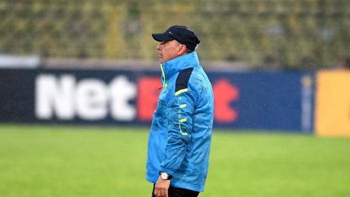 Mircea Rednic și-a ieșit din minți la conferința de presă după FC Argeș - UTA Arad: „Ce e asta?!”. S-a trezit înconjurat de fani piteșteni