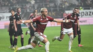 „Bă, tu ești enervant de tânăr”, replica primită de Cristi Manea de la un fost stelist! Fundașul de la Rapid a dezvăluit că se va retrage în 2037, atunci când va împlini 40 de ani