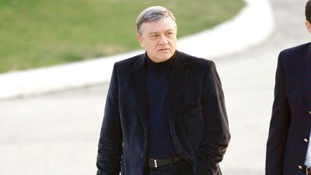 Sandu câștigă și pleacă!