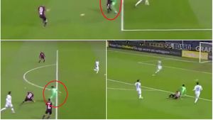 FOTO | Cum a ajuns Tătărușanu să facă marcaj om la om în afara careului. Fiorentina, învinsă de Genoa într-un meci restanță din Serie A