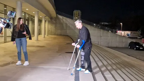 Apariție dureroasă a fotbalistului lui Gigi Becali. A venit în cârje la stadion și a fost ajutat de iubită