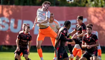 Metaloglobus a pierdut la scor amicalul cu Dinamo, dar desprinderea ”câinilor” a venit pe final de test. Ianis Zicu a avut doi noi jucători la dispoziție