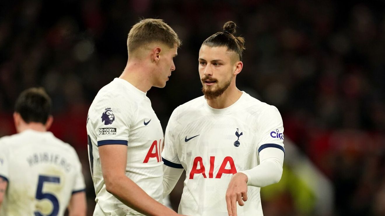 Transferul la Liverpool îi aduce linişte lui Radu Drăguşin. Arne Slot l-a cerut pe fundaşul central olandez de la Tottenham