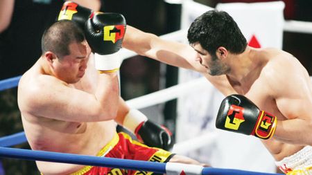 Sport sângeros cu Ghiță!** Românul a câștigat trei fighturi, două prin KO, dar a fost învins prin KO tehnic în finală