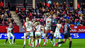 UEFA a ales un arbitru din România pentru meciul dintre Lyon şi Bayern Munchen din sferturile Ligii Campionilor