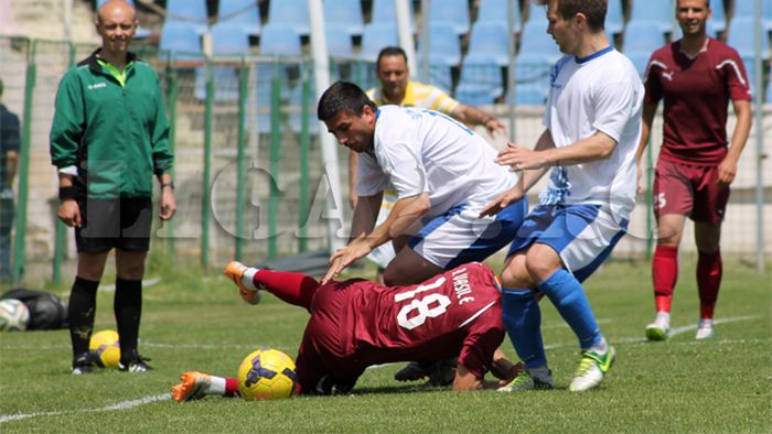 Reacția FRF după ce jucătorii Gloriei Buzău citați în dosarul blaturilor la pariuri nu s-au prezentat la audieri. Președintele de la FC Voluntari spune că meciurile cu Gloria "au fost pe viață și pe moarte". UEFA și FRF susțin contrariul: trucate la pariuri