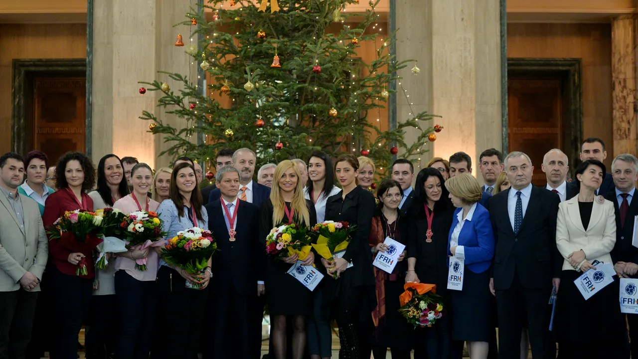 Fiecare handbalistă va primi câte 60.000 de lei după medalia de bronz câștigată de România la Campionatul Mondial. Cioloș: 