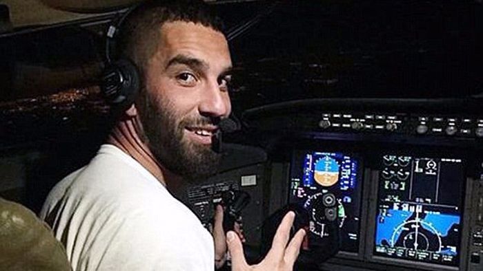 Barcelona a pus mâna pe aur. S-a înțeles cu Arda Turan! 