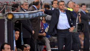 Mourinho către Moratti: "Am prea mulți jucători! Scapă-mă de ei!"