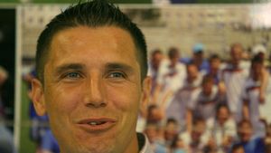 Răducan: "Probabil că mâine mă duc la Steaua, la Steaua - Victoria" :)